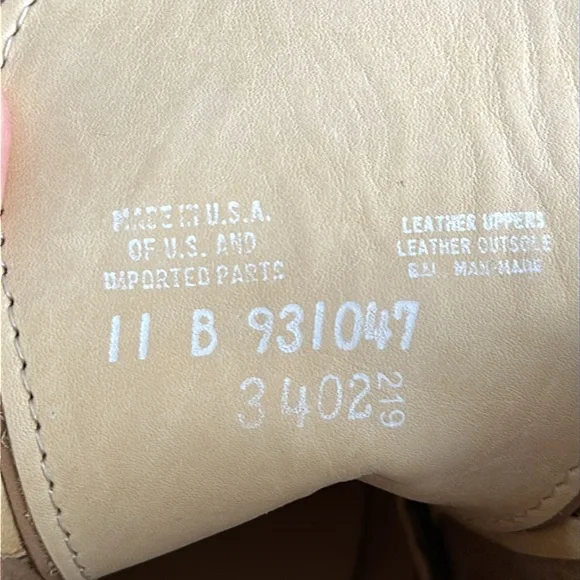 Like new Red Wing Heritage Clara Boot in Olive Mojave, Size 11 - Picture 8 of 10